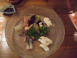 Sashimi moriawase eli lajitelma raakaa kalaa